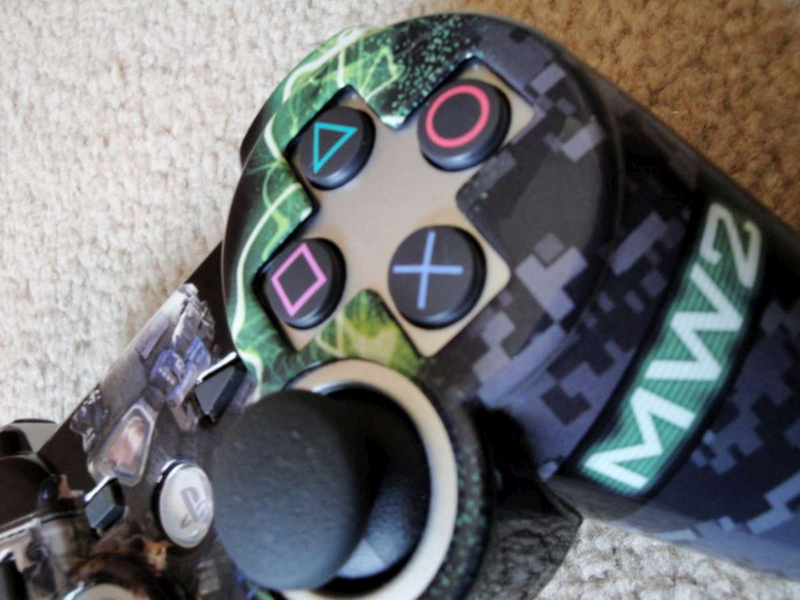 Illustration for article titled Mad Catz Modern Warfare 2 Range Unboxed